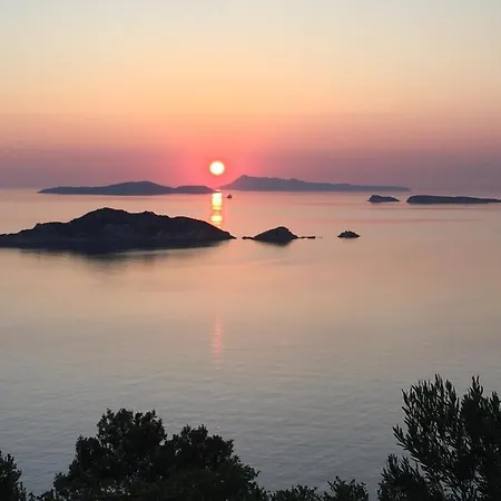 Bettina 1st Floor Вилла *